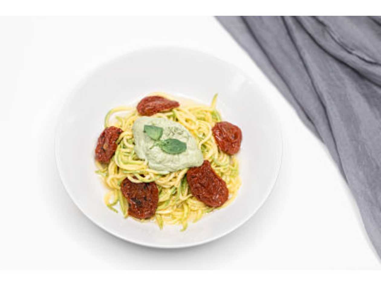 Spaghetti pesto şi roşii deshidratate – raw