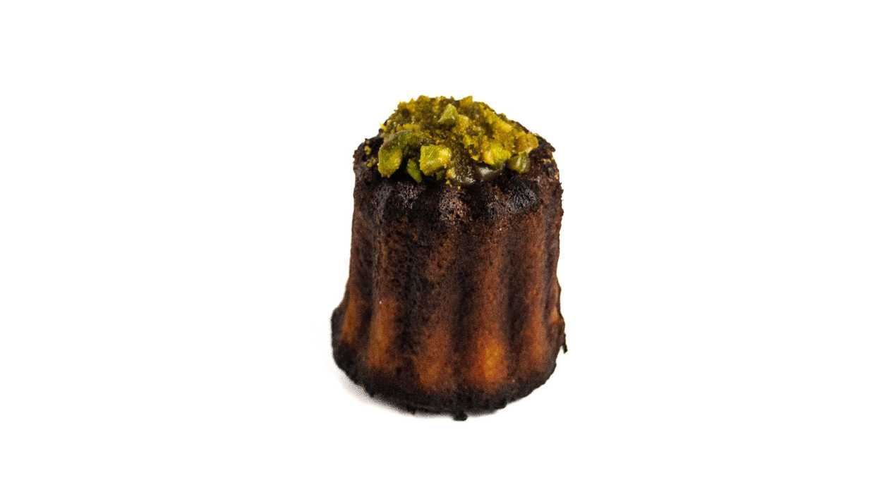 Canelé s pistáciovou náplní