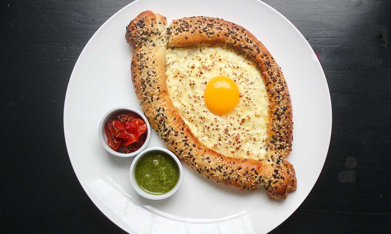 Ajaruli Khachapuri with sun-dried tomatoes