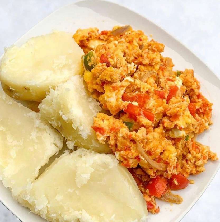 Boiled yam with egg stew