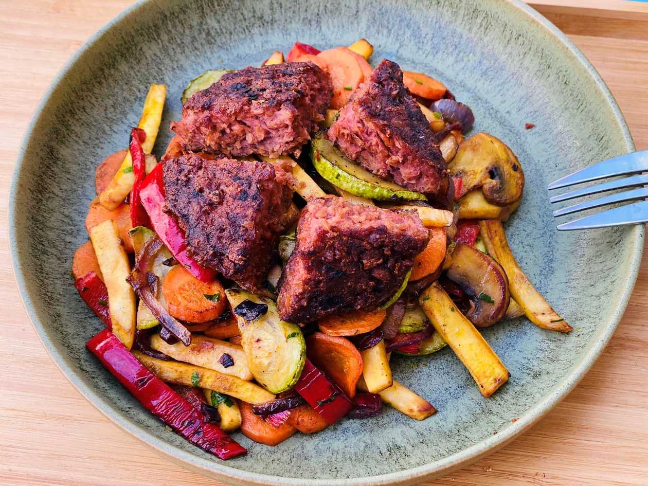 Beyond Meat cu legume la tigaie -vegan-fara gluten