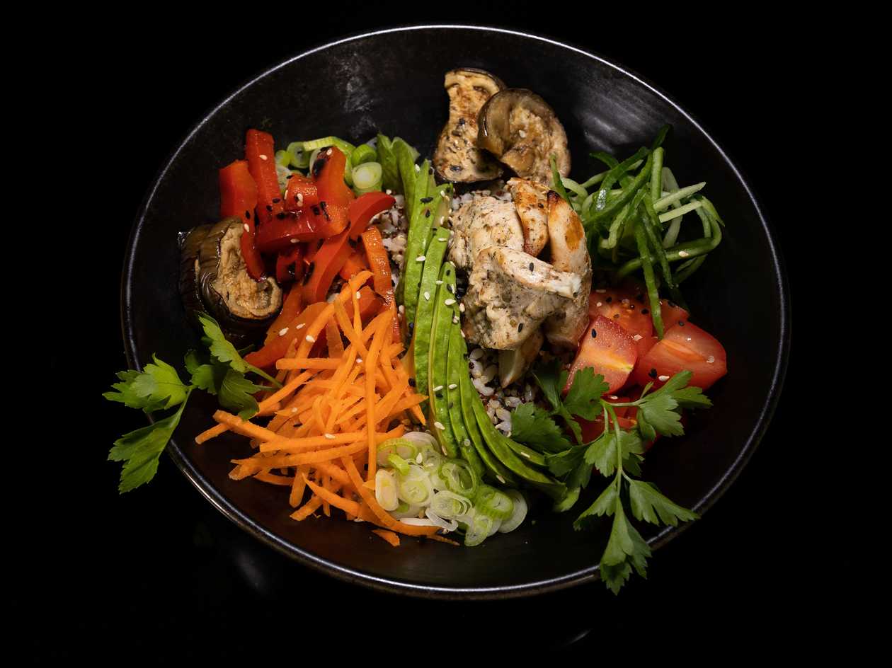 Q01. Chicken Quinoa Bowl
