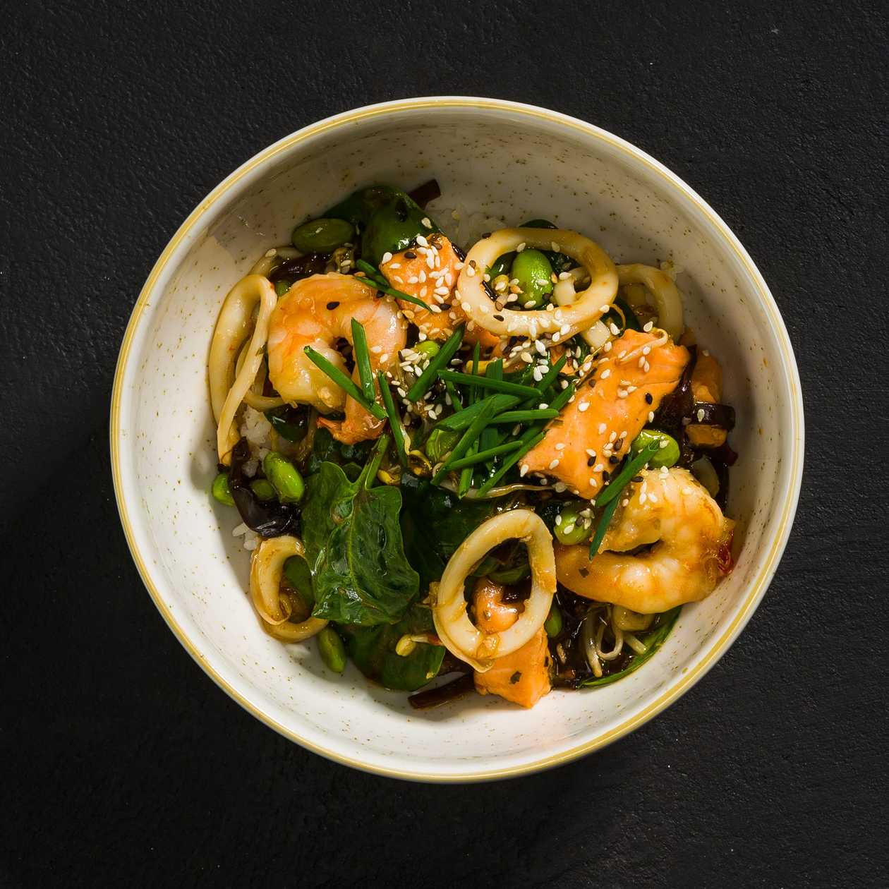 731. Donburi su jūros gėrybėmis