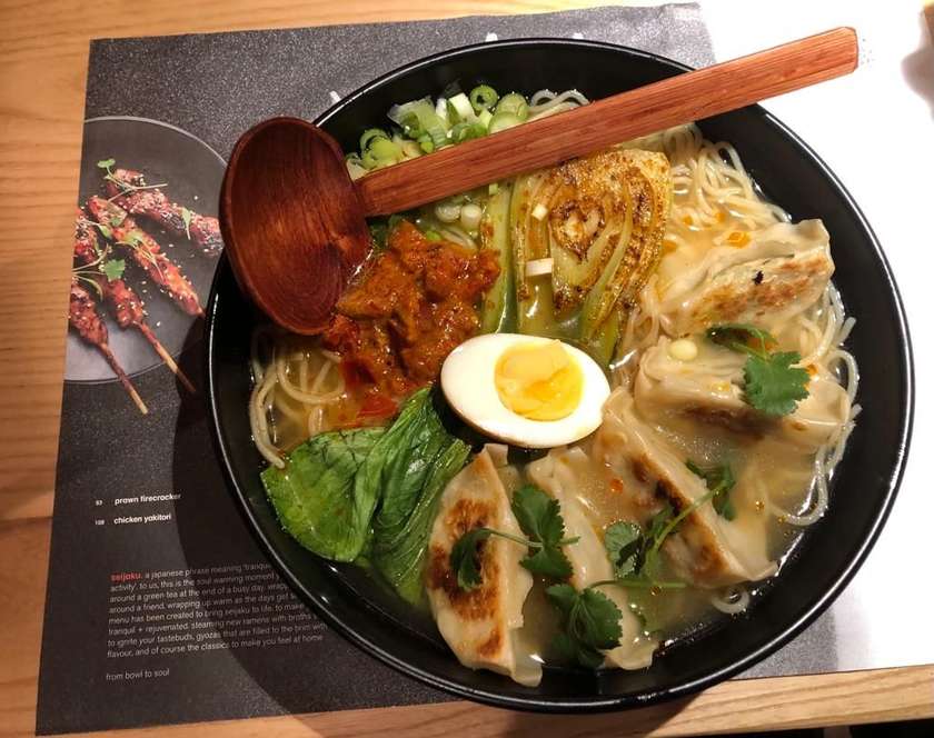 CHICKEN  Gyoza Ramen