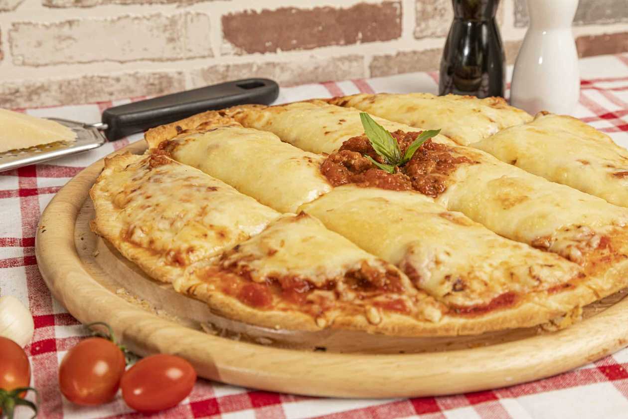 Bolognese Large Pizza