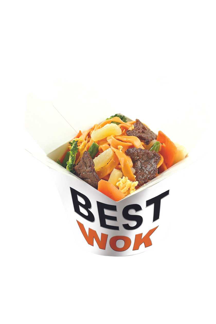 Удон із яловичиною, овочами, ананасом та соусом Гонконг