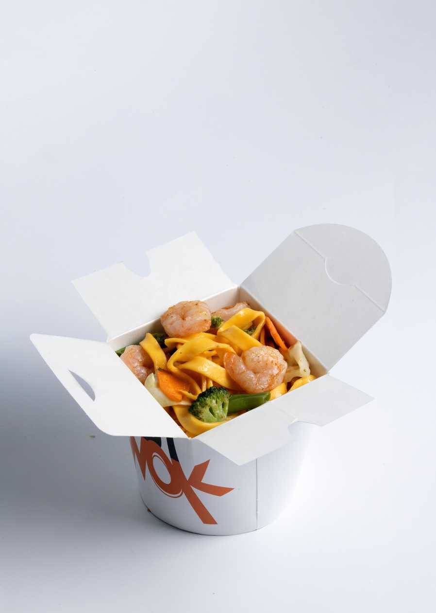 Удон із креветками, овочами та соусом Пекін