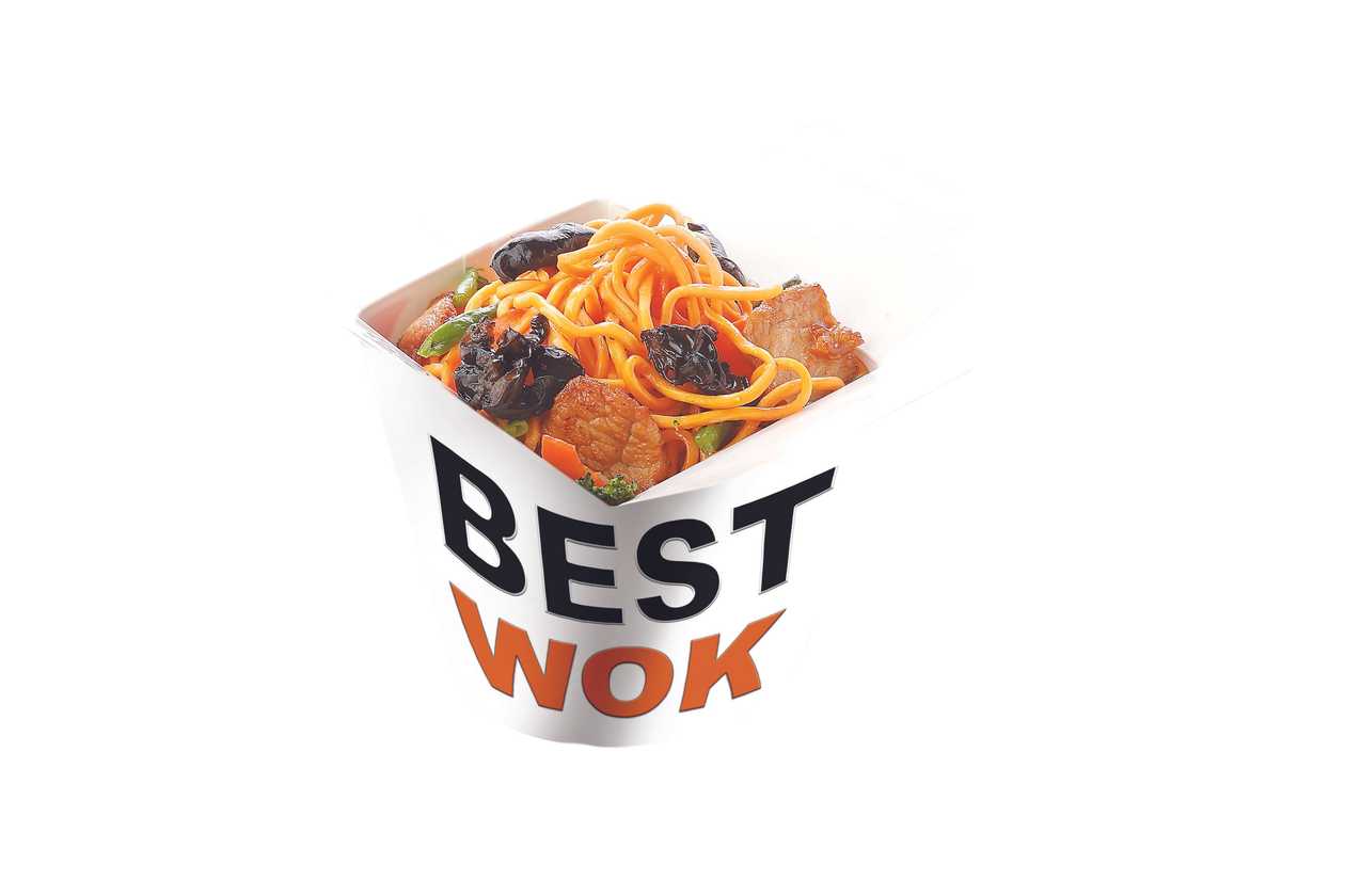 Яєчна локшина зі свининою, деревними грибами та соусом Шанхай