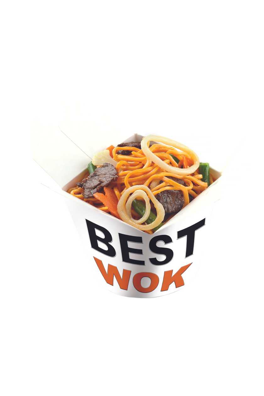 Яєчна локшина з качкою, кальмаром та овочами в соусі Сайгон