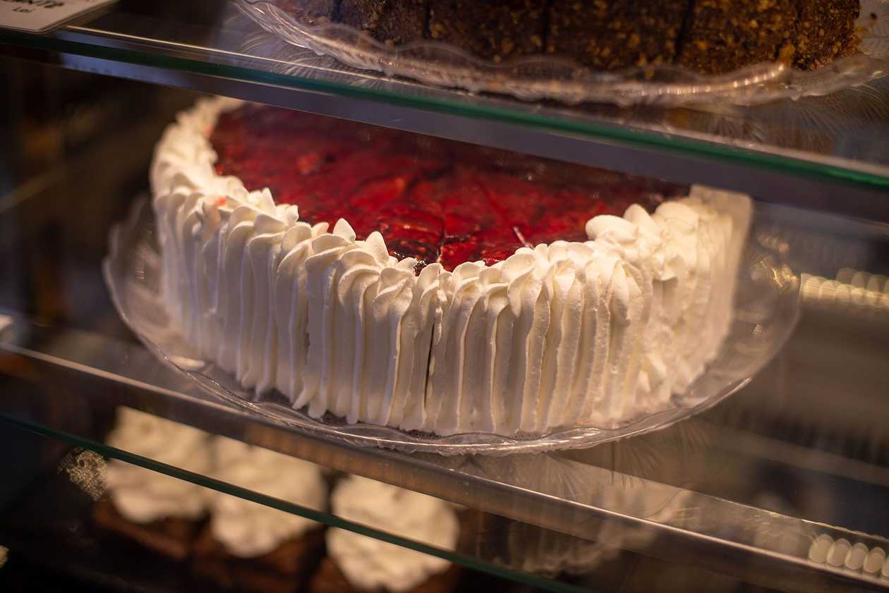 Tort cu fructe de padure