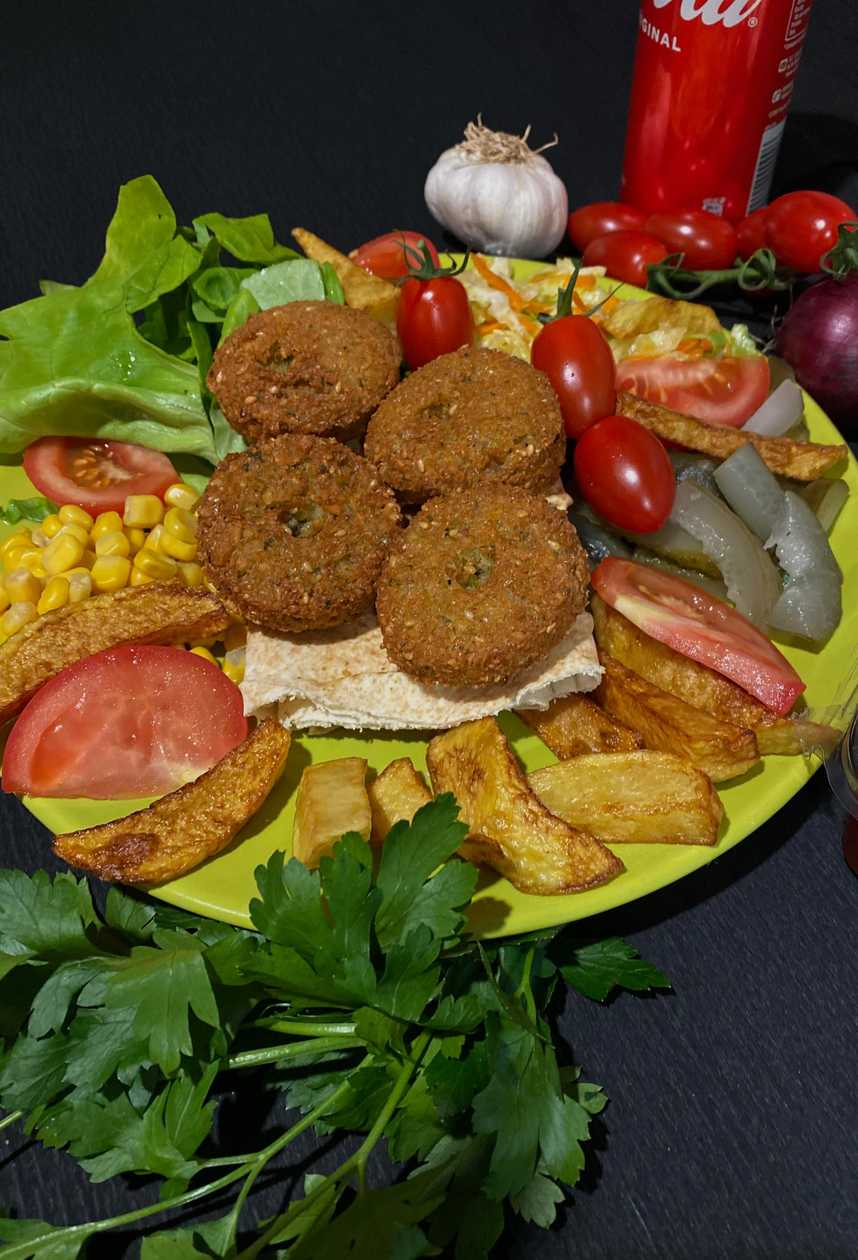 Falafel la farfurie (500gr)+răcoritoare 330ml