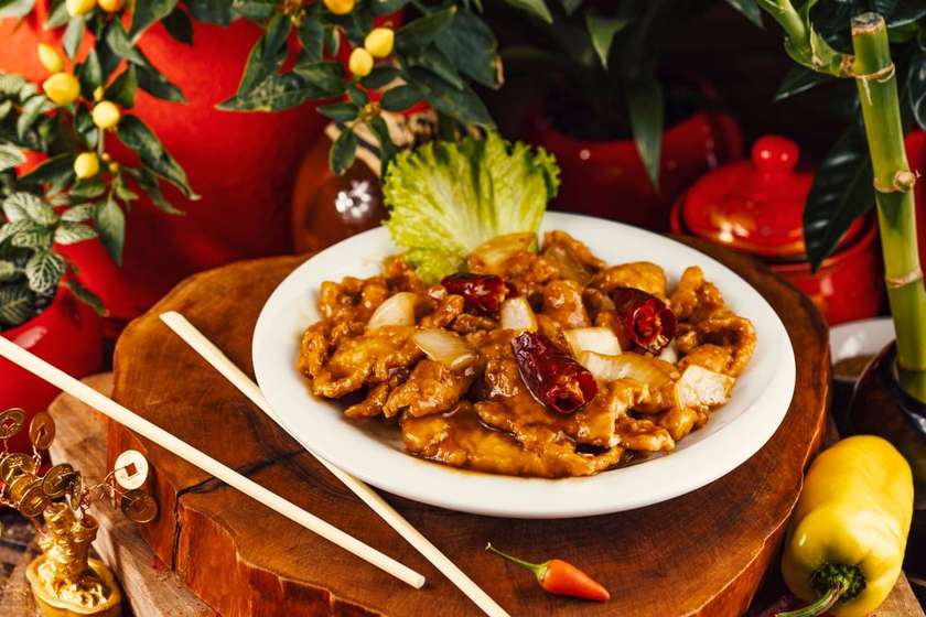 F5-Fried Chicken Fillet With Onion,Hot Chili And Oyster Sauce In Soy Sauce