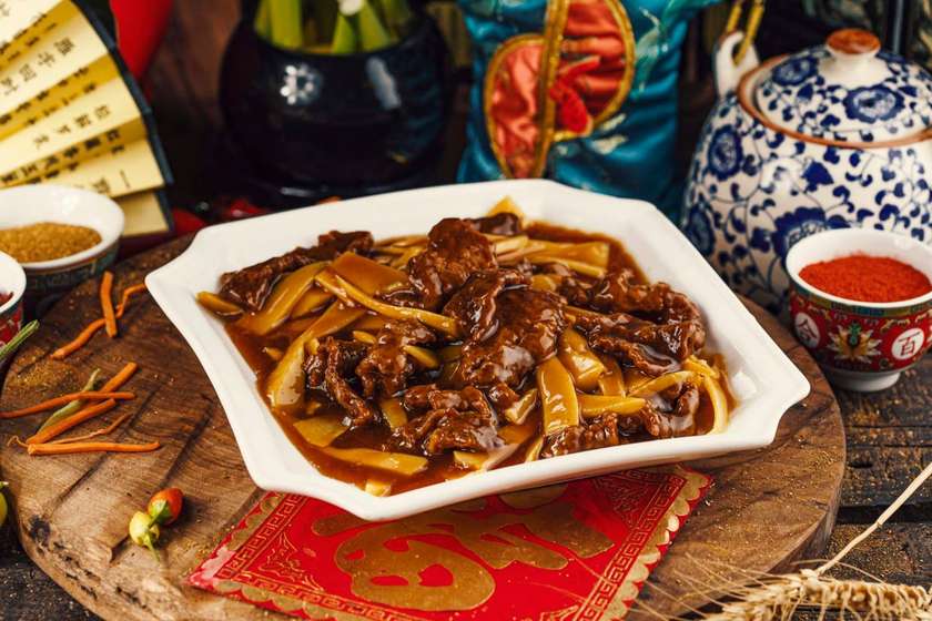 D4-Fried Beef With Mushrooms And Ginger