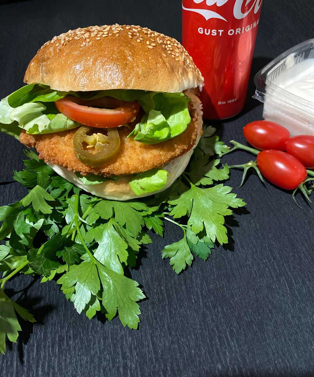 Burger de pui la chiflă combo (400gr)+răcoritoare 330ml