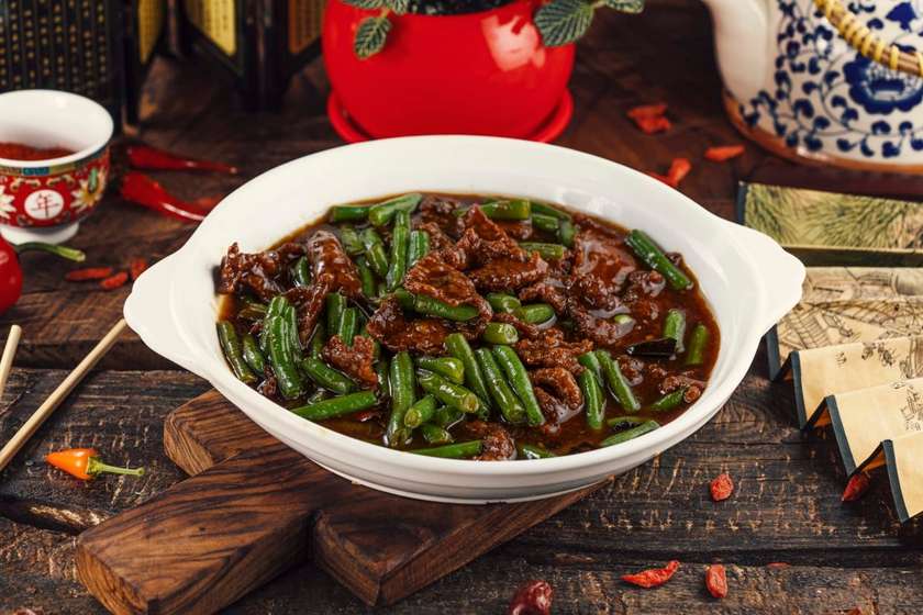 D13-Fried Beef With Beans And Hot Spices In Soy Sauce