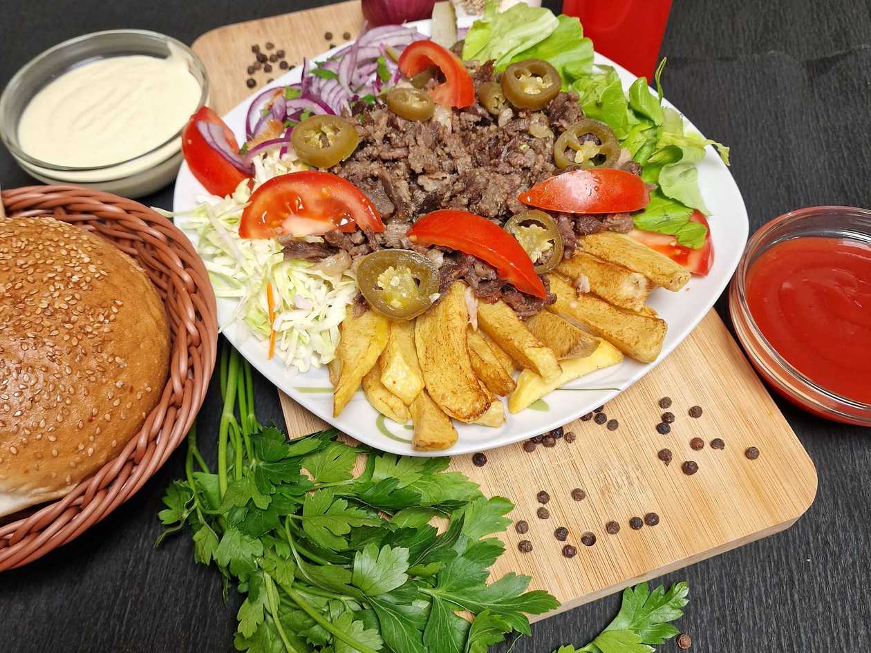 Shaorma de vițel și berbecuț la farfurie mare (500gr)+răcoritoare 330ml