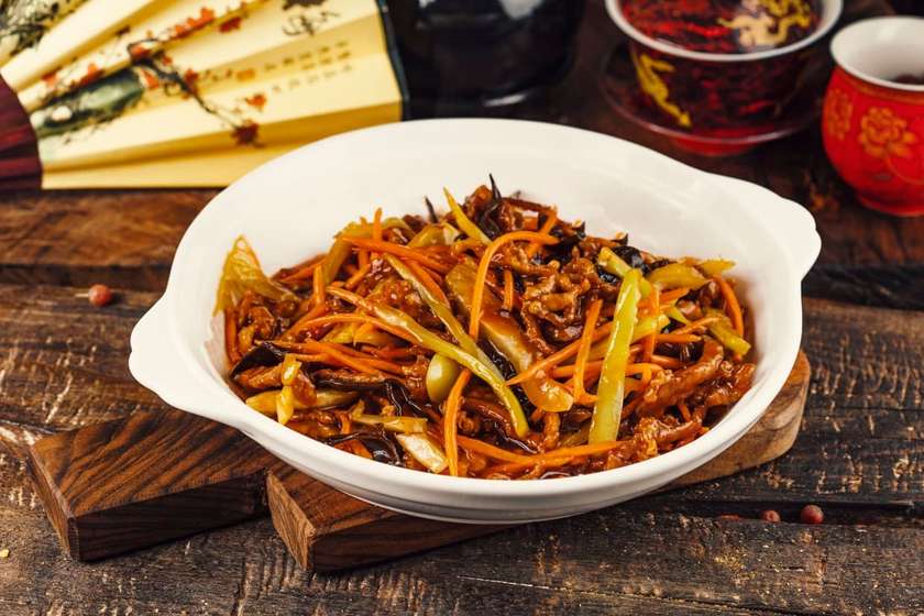 E1-Fried Pork With Sweet And Spicy Sauce(Wood Ear Mushrooms,Paprika,Carrot)