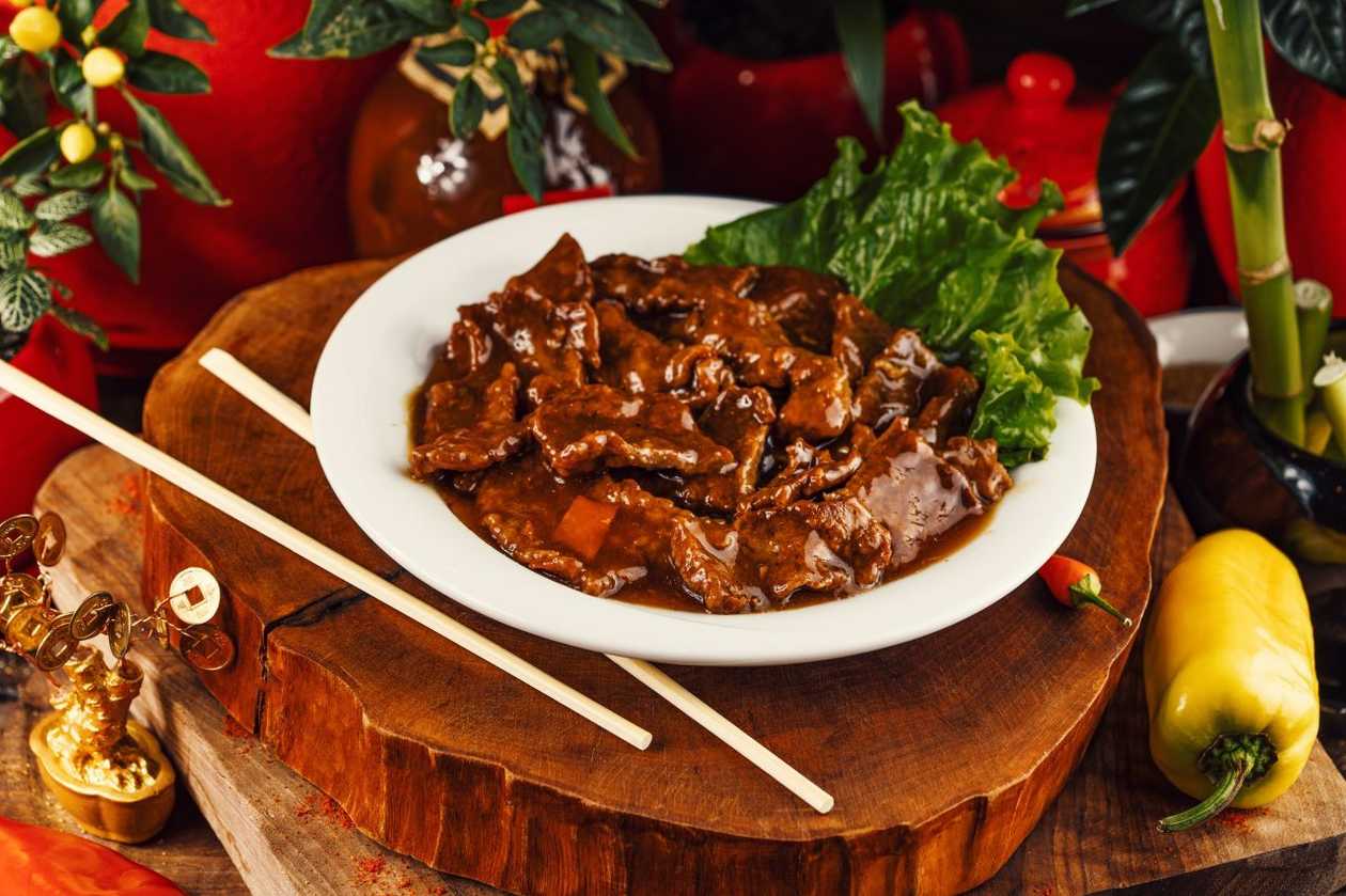 Y1- fried duck fille in beijing sauce.