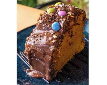 Fatia Bolo de Cenoura com Chocolate