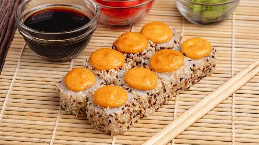 Baked Alaska Roll (8 pieces)