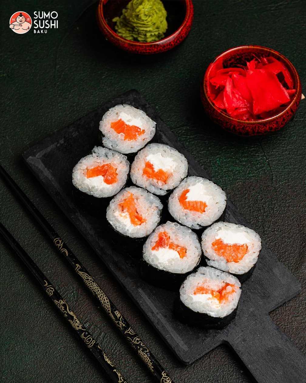 Maki with salmon