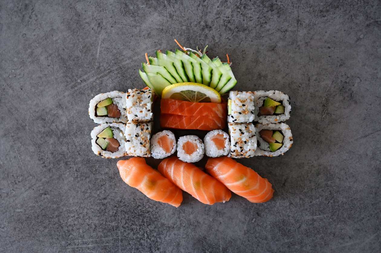 Salmon / Tuna Lovers | 16pcs