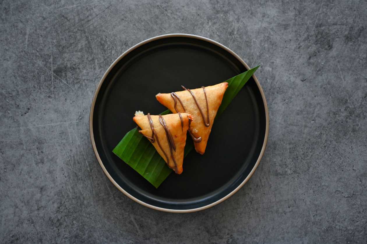 Apple and Mango Samosas | 2pcs