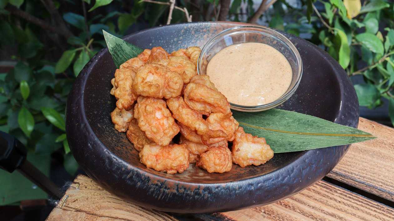 Shrimp popcorn with aioli sauce