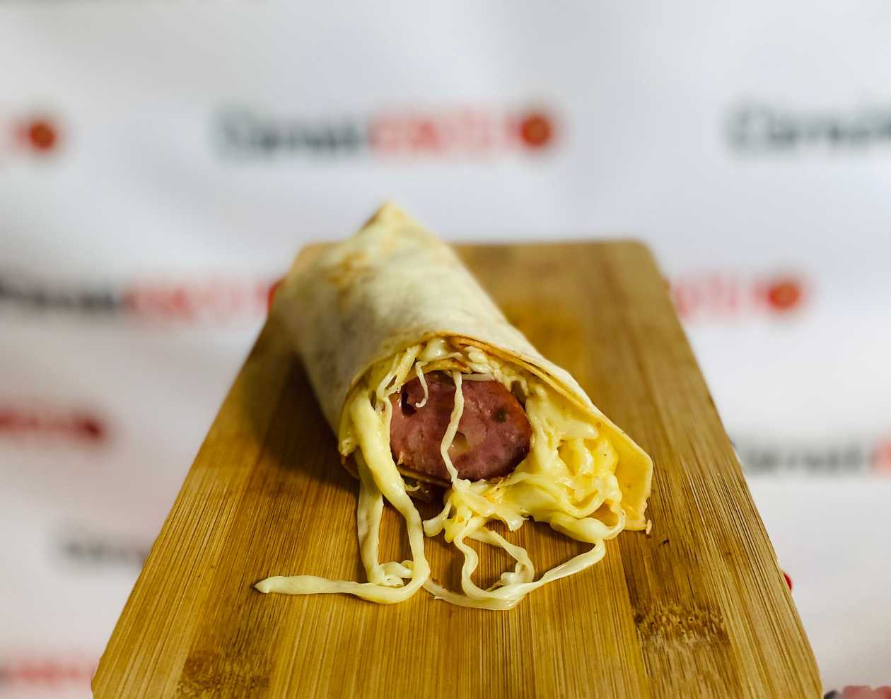 Cheesy Carnatescu in lipie