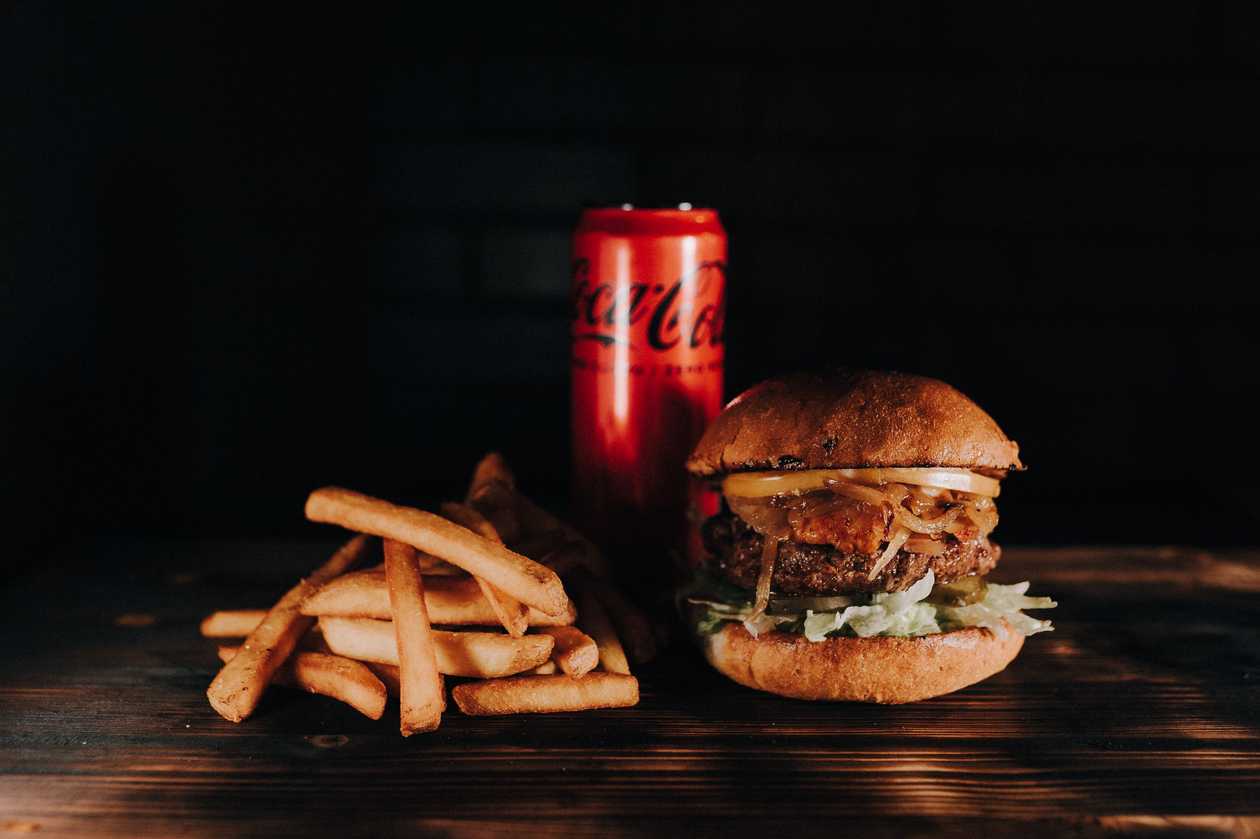 Gourmet burger + Fries + Drink
