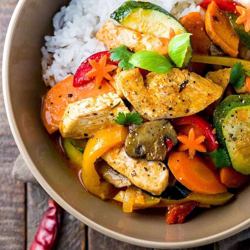 CHICKEN MASHAMAN CURRY