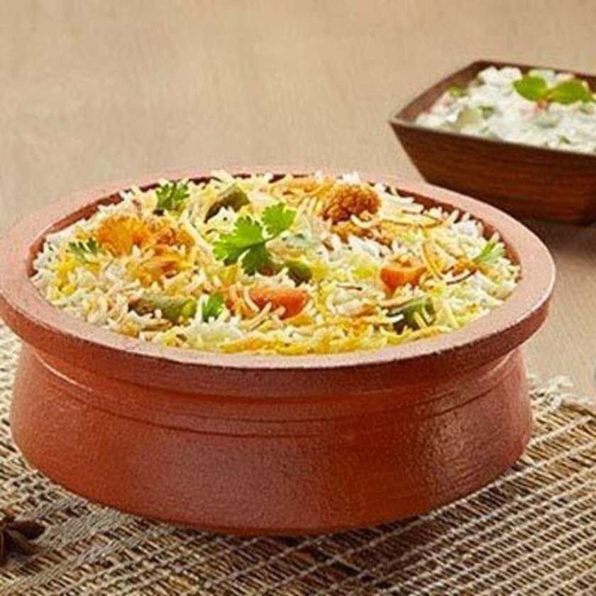 Vegetable Biryani With Raita