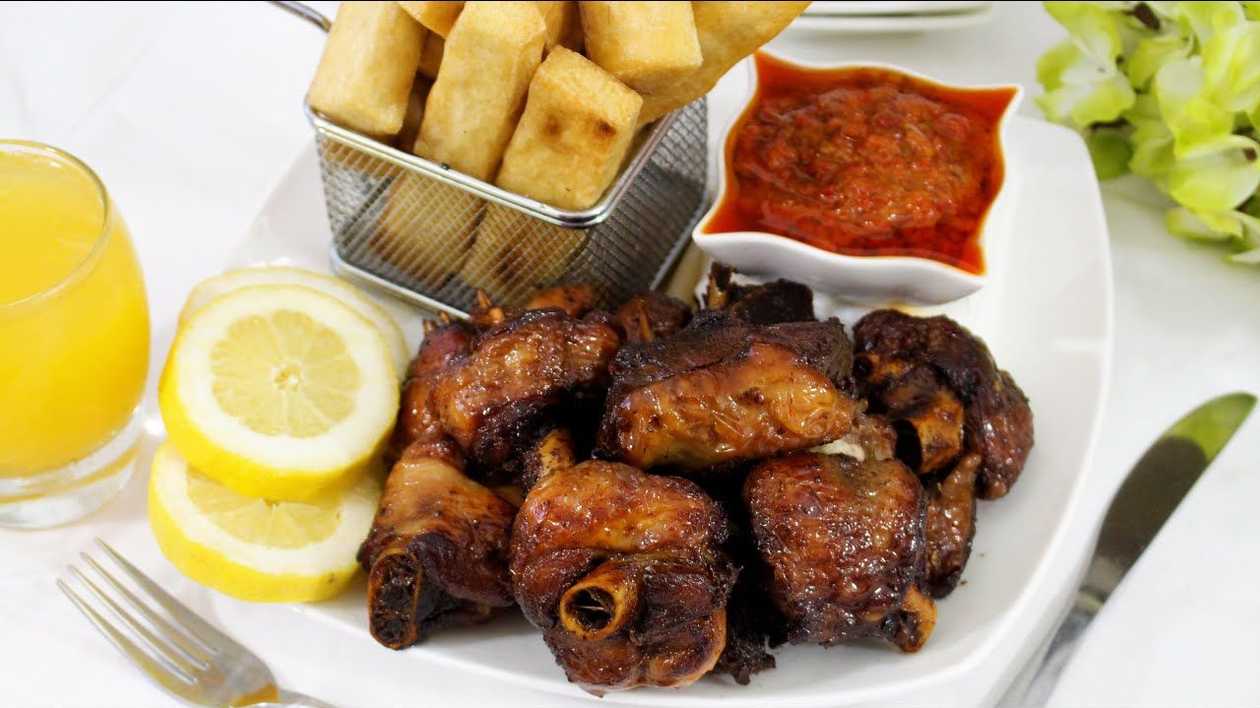 Yam Chips with Fried Pork
