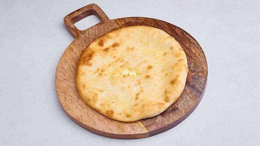 Chaczapuri z podwójnym gruzińskim serem