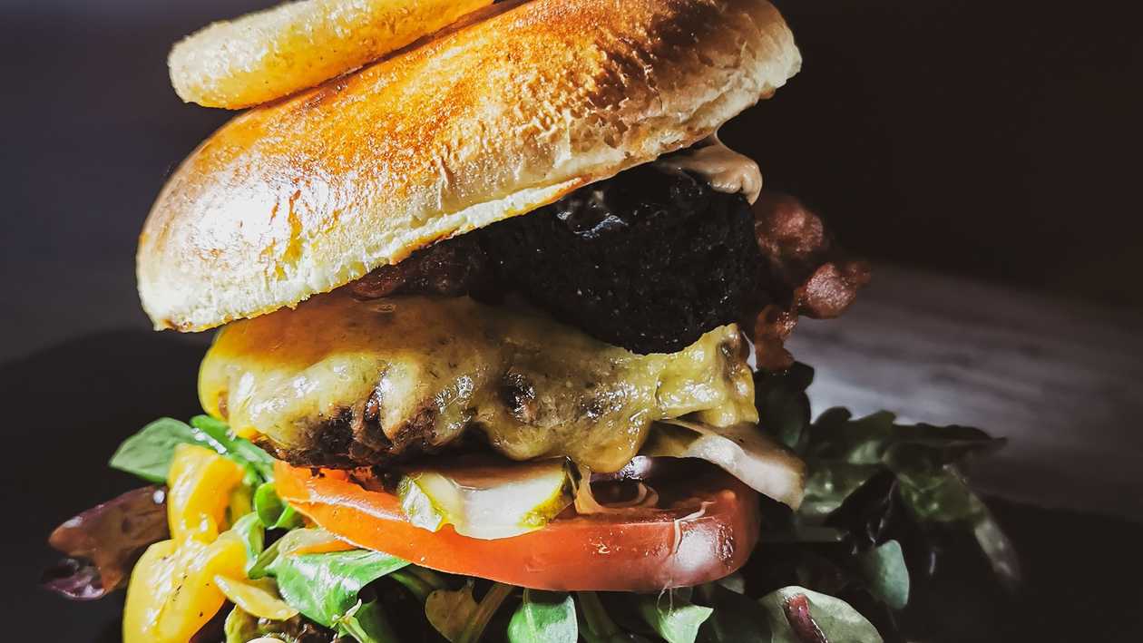 Burgeris su jautienos paplotėliu
