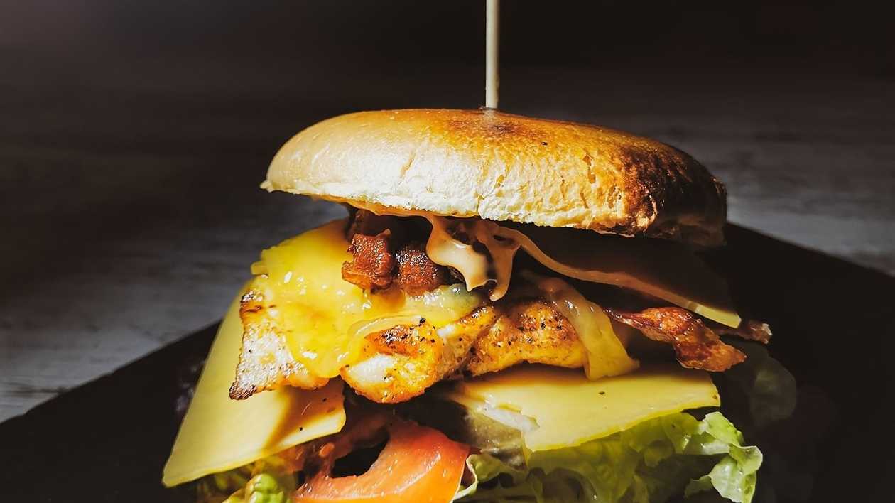 Burgeris su vištienos paplotėliu