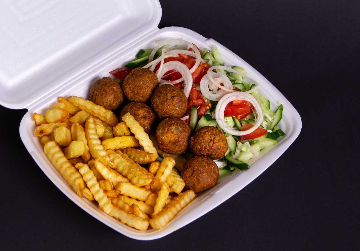 Kebabas su falafeliais leksteje