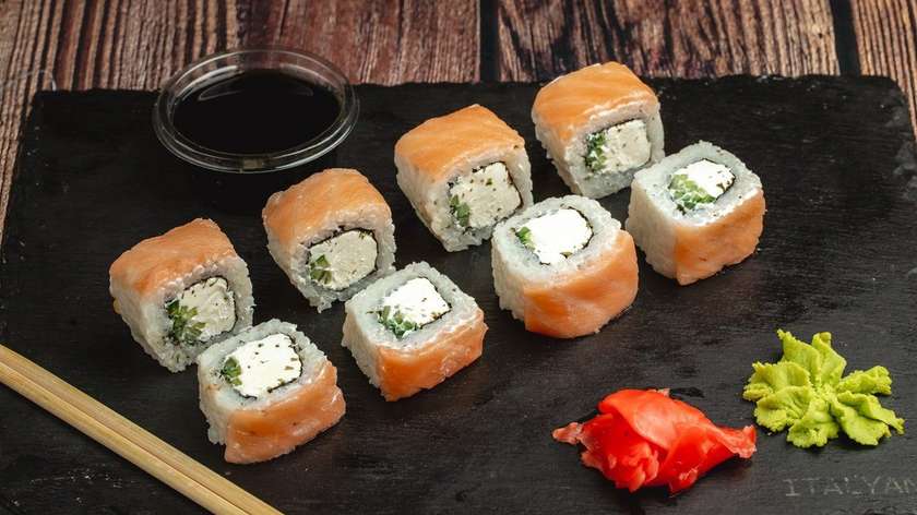 Classic Philadelphia Roll (8 pcs.)