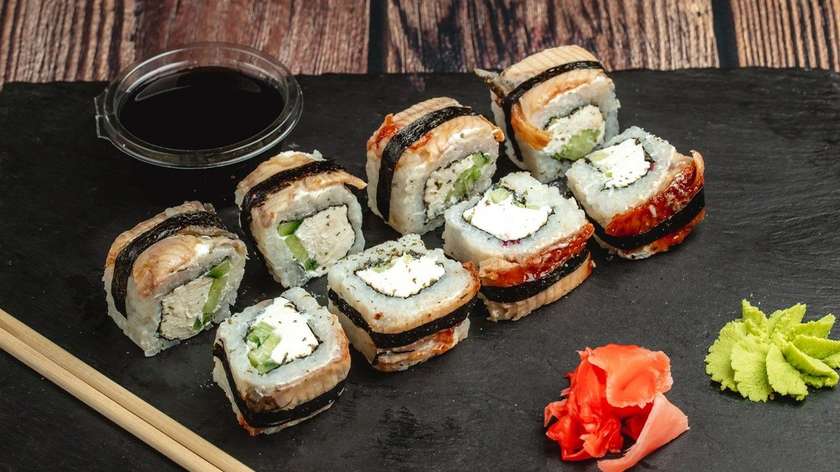 Dragon Roll (8 pcs.)