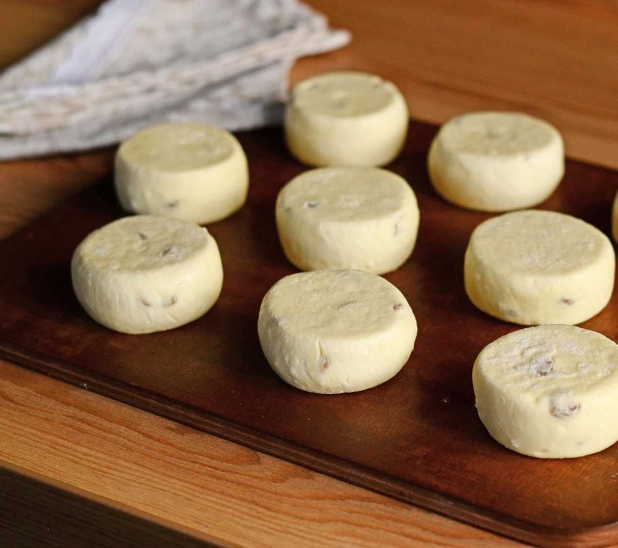 ❄️Cottage cheese fritters with raisins (1 pack/12 pcs.)