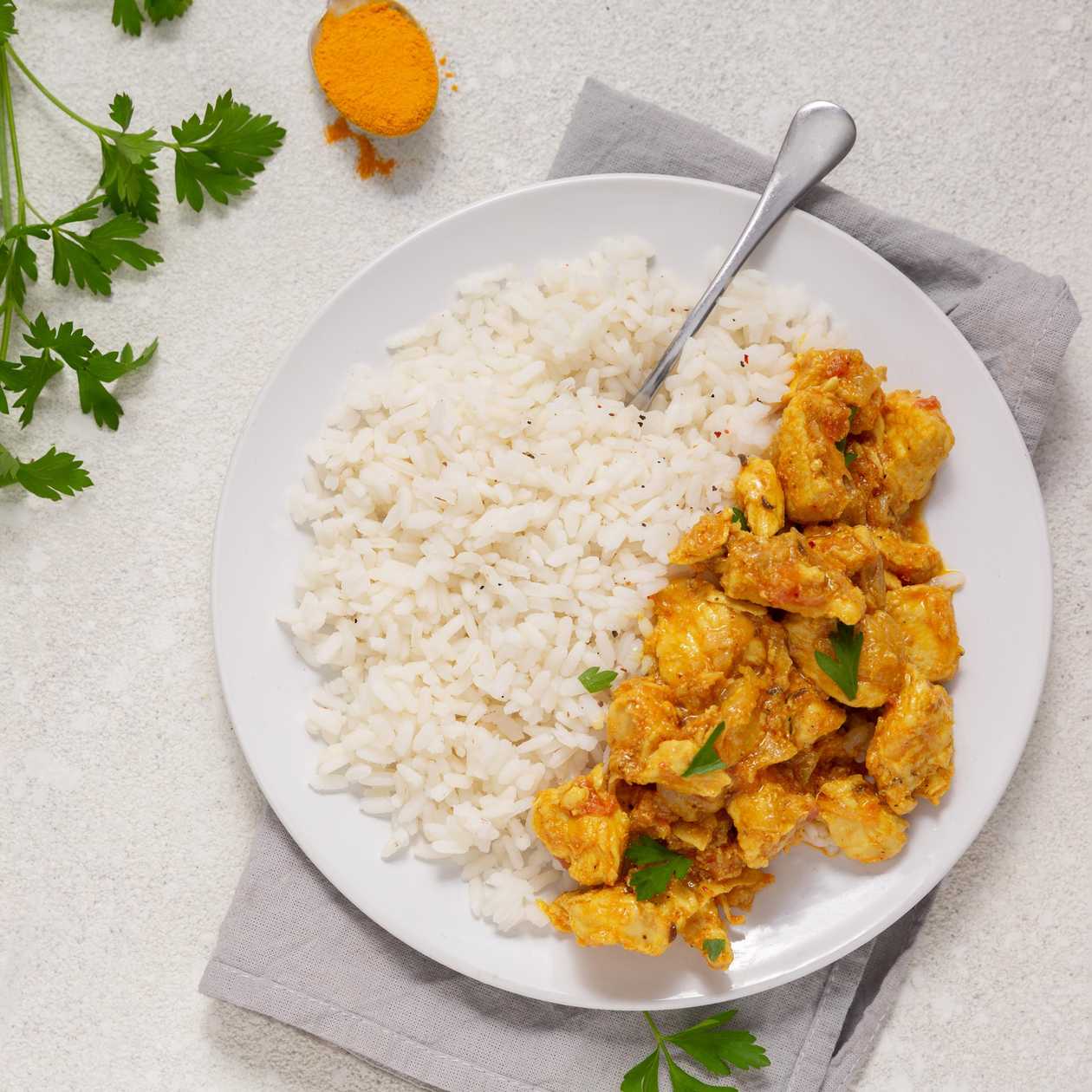 Rice with egg stew and chicken