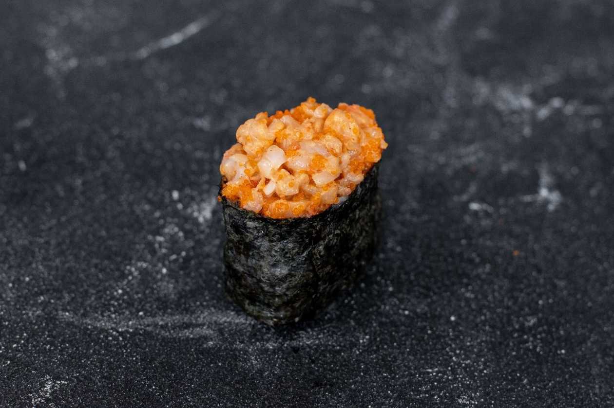 Гункан із креветкою