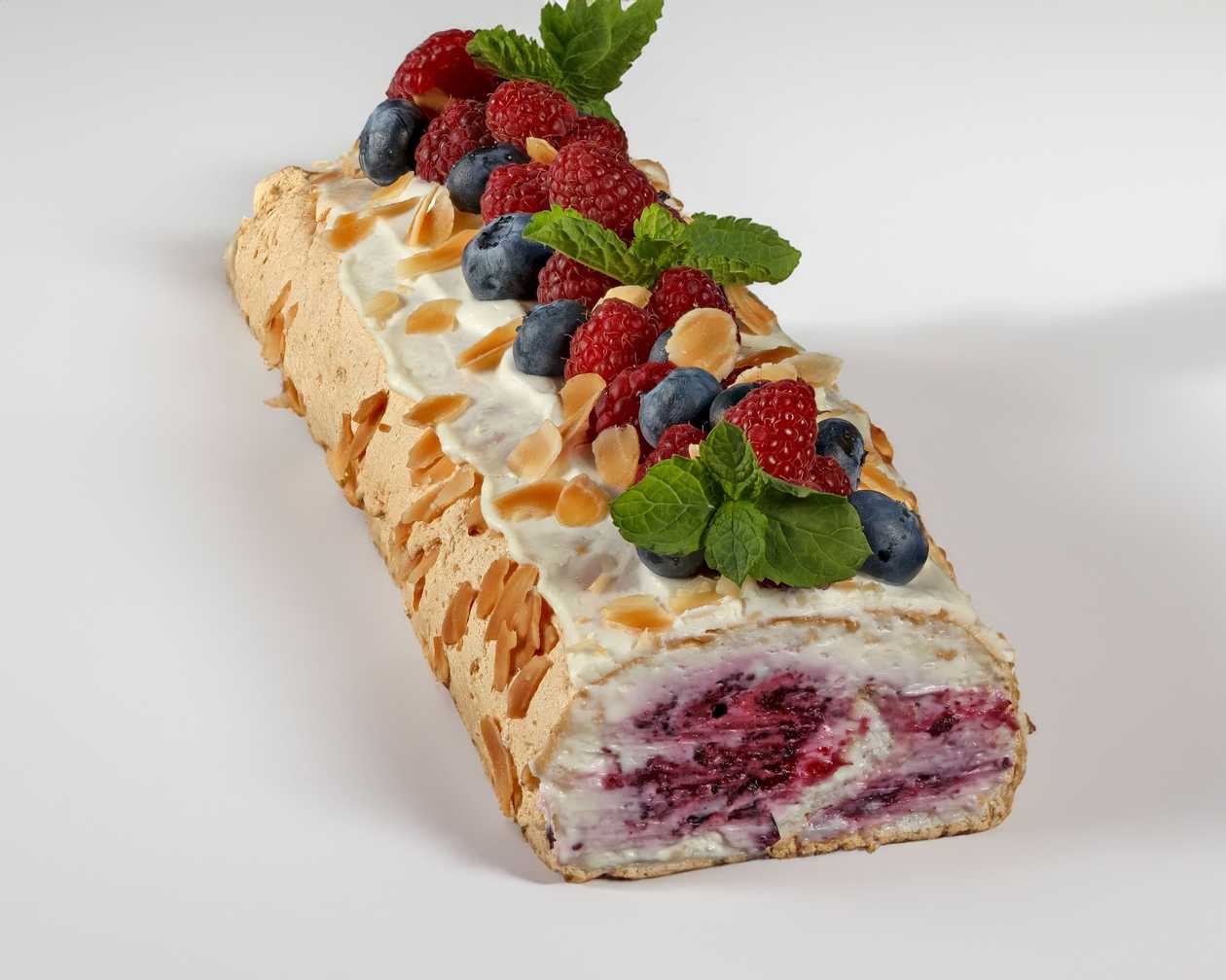 Meringue roll