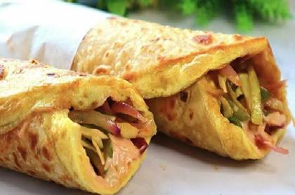 Egg Paratha Roll / Rolo de Paratha de Ovo