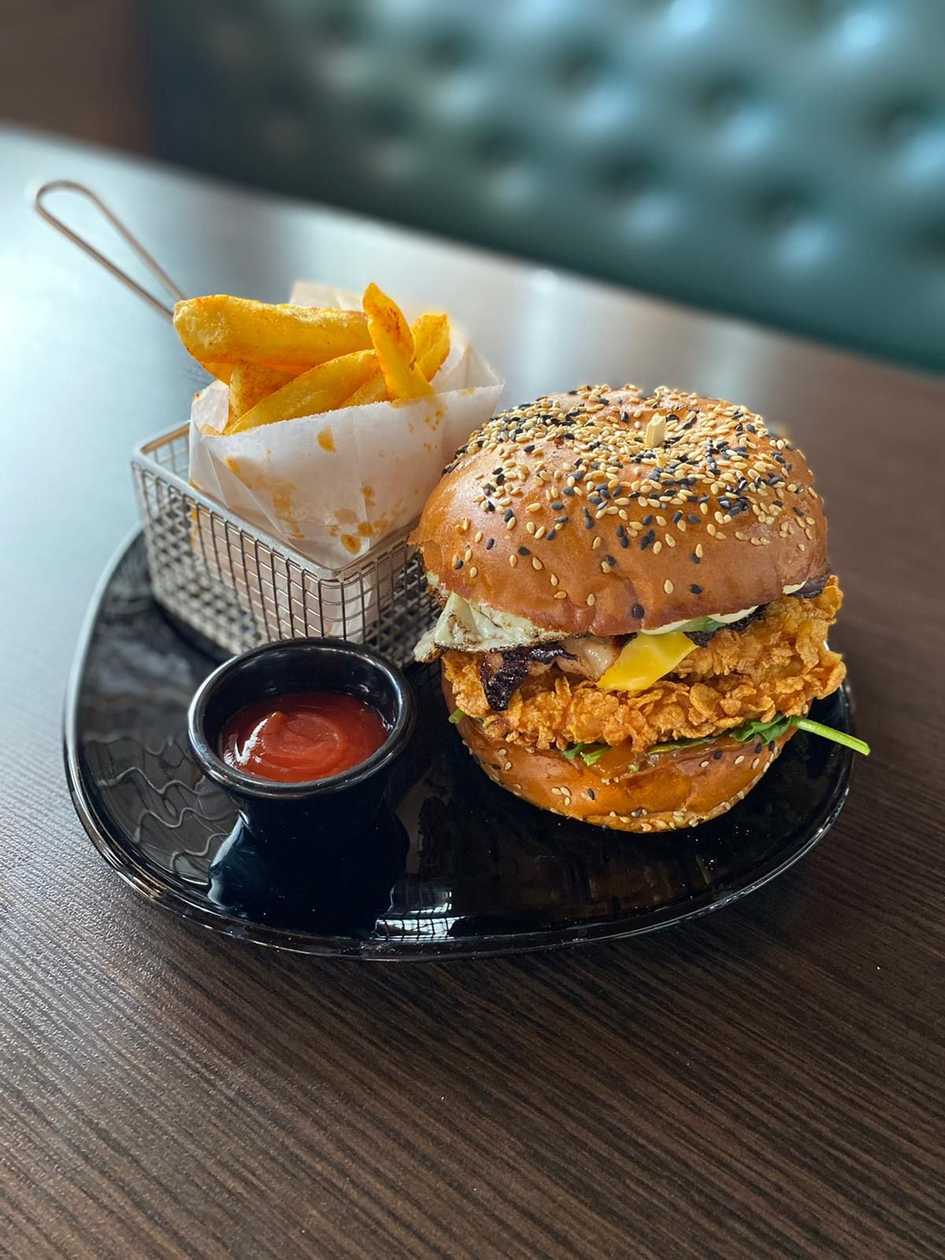 Kurací kari burger
