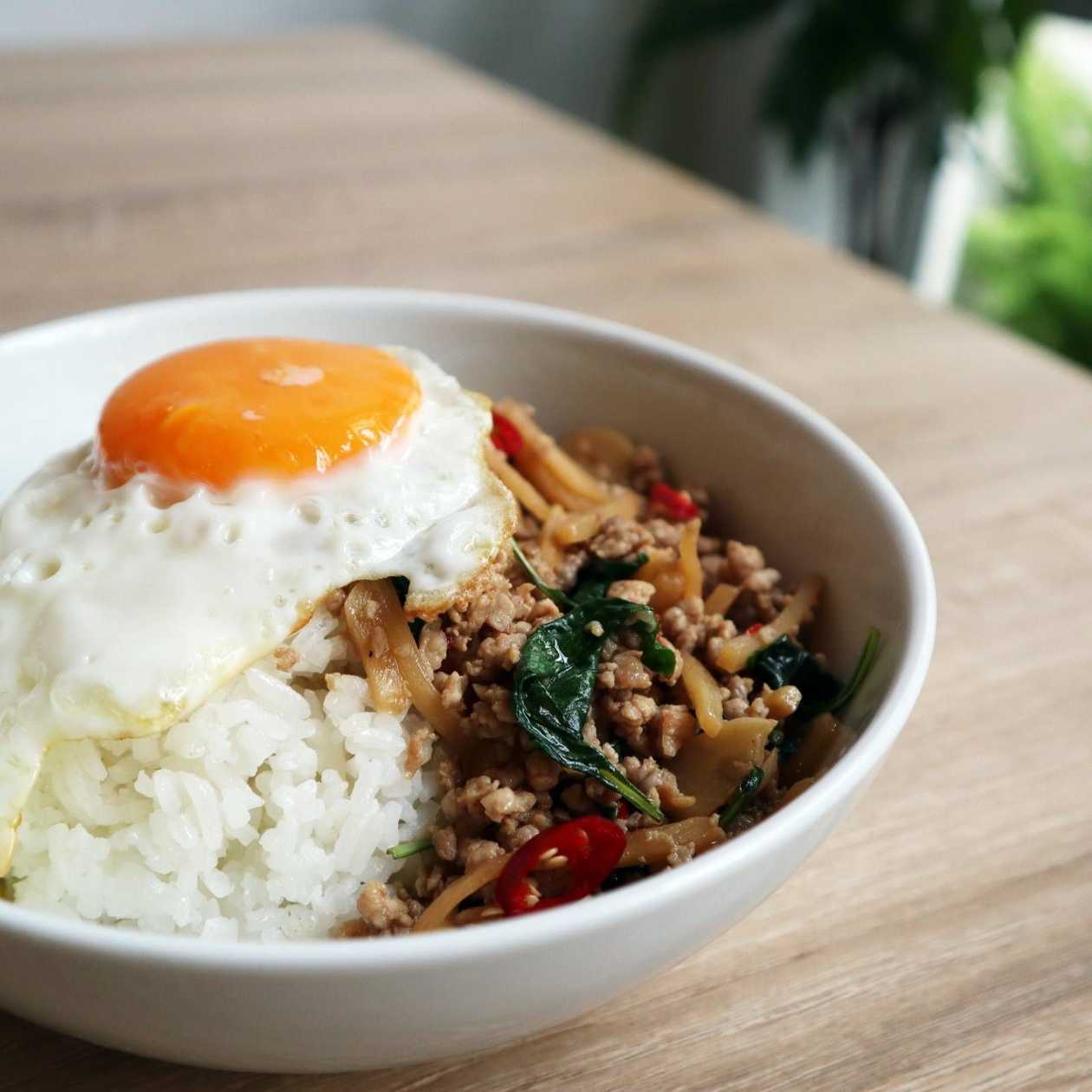 Stir-fried Pork with Basil