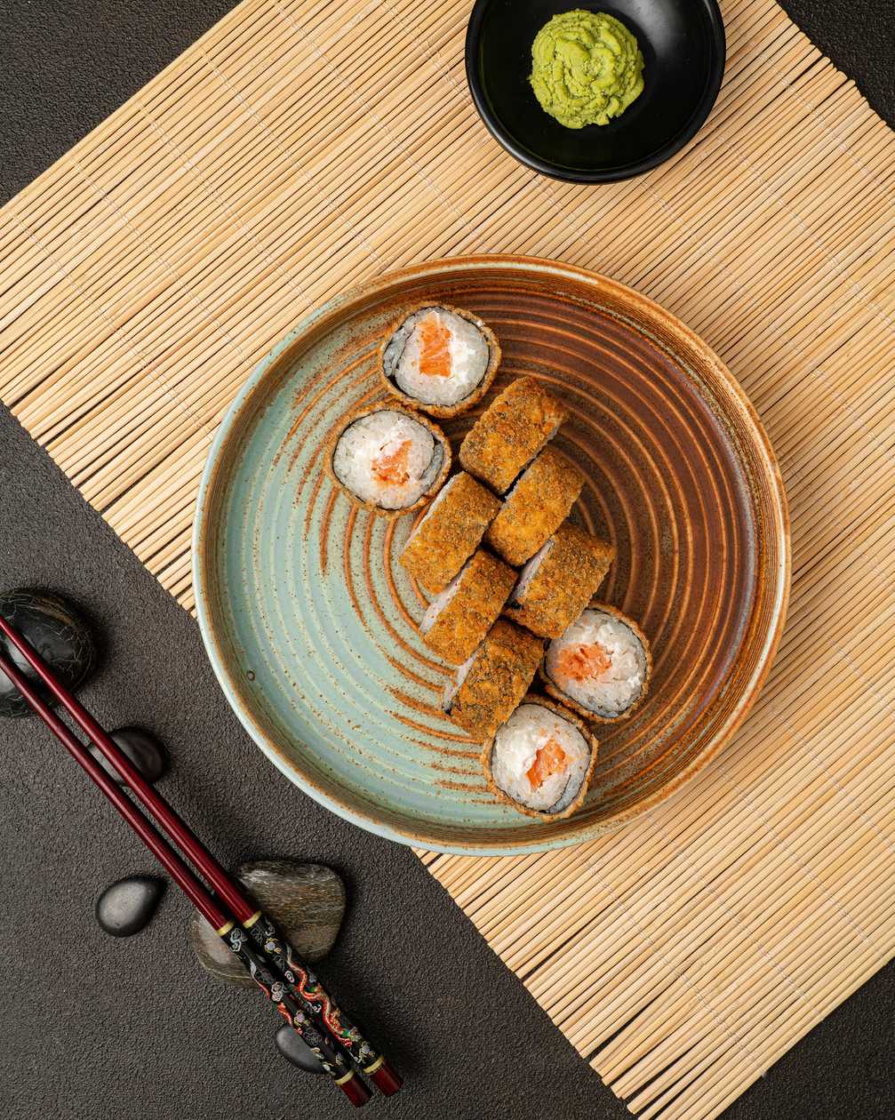 Hot roll with salmon