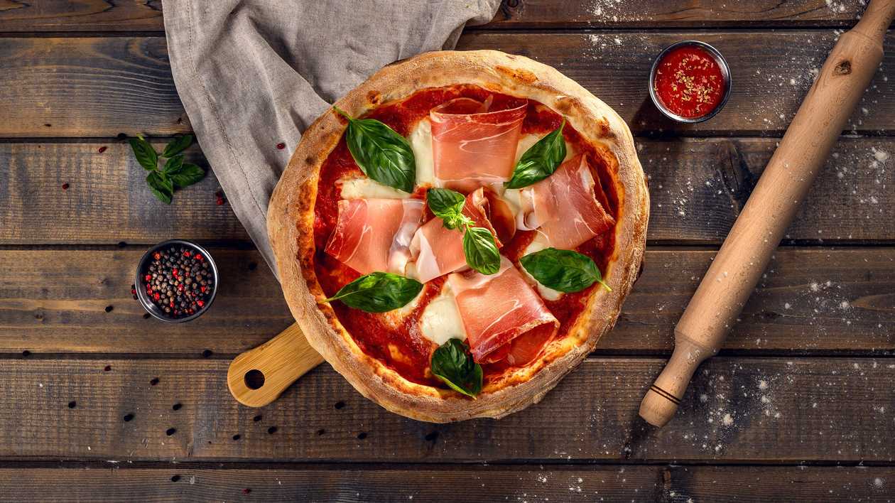 Pizza Bufala e Prosciutto Crudo