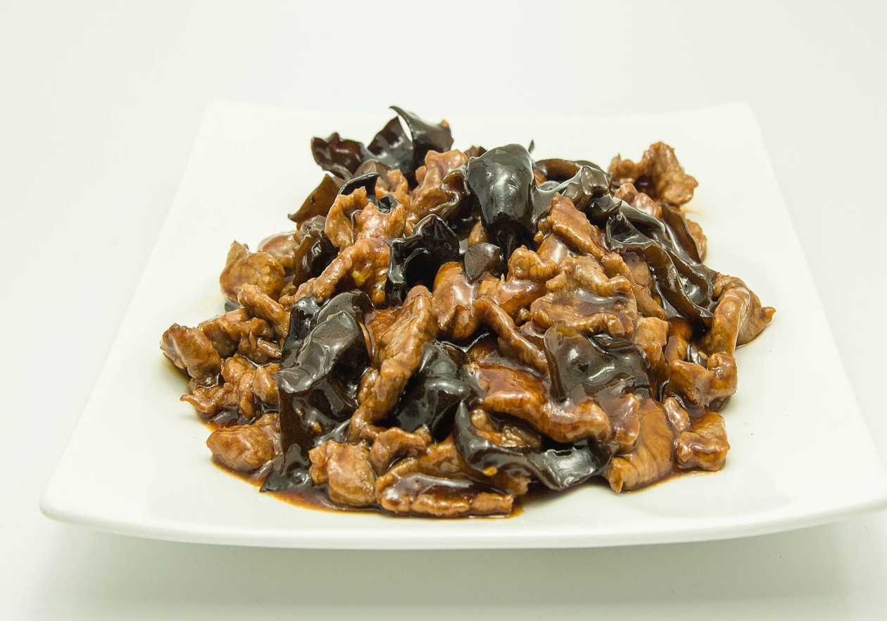 Beef with wooden ears