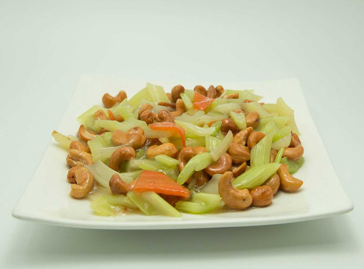 Cashew with celery